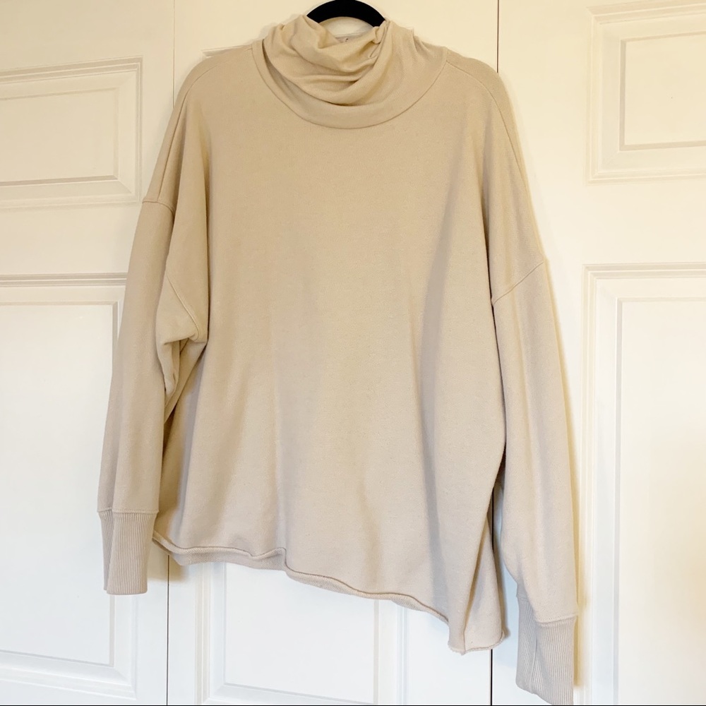 Aerie size large beige turtleneck sweatshirt